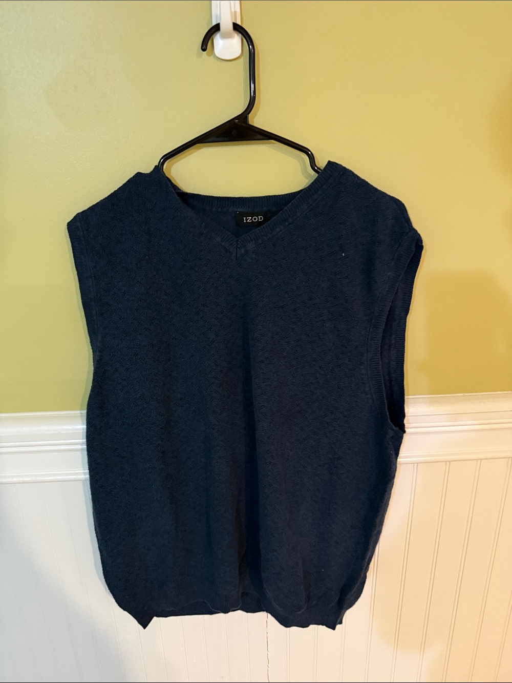 Izod Men's Size M Multi Material Blend Navy Blue Knit V-Neck Sweater Vest